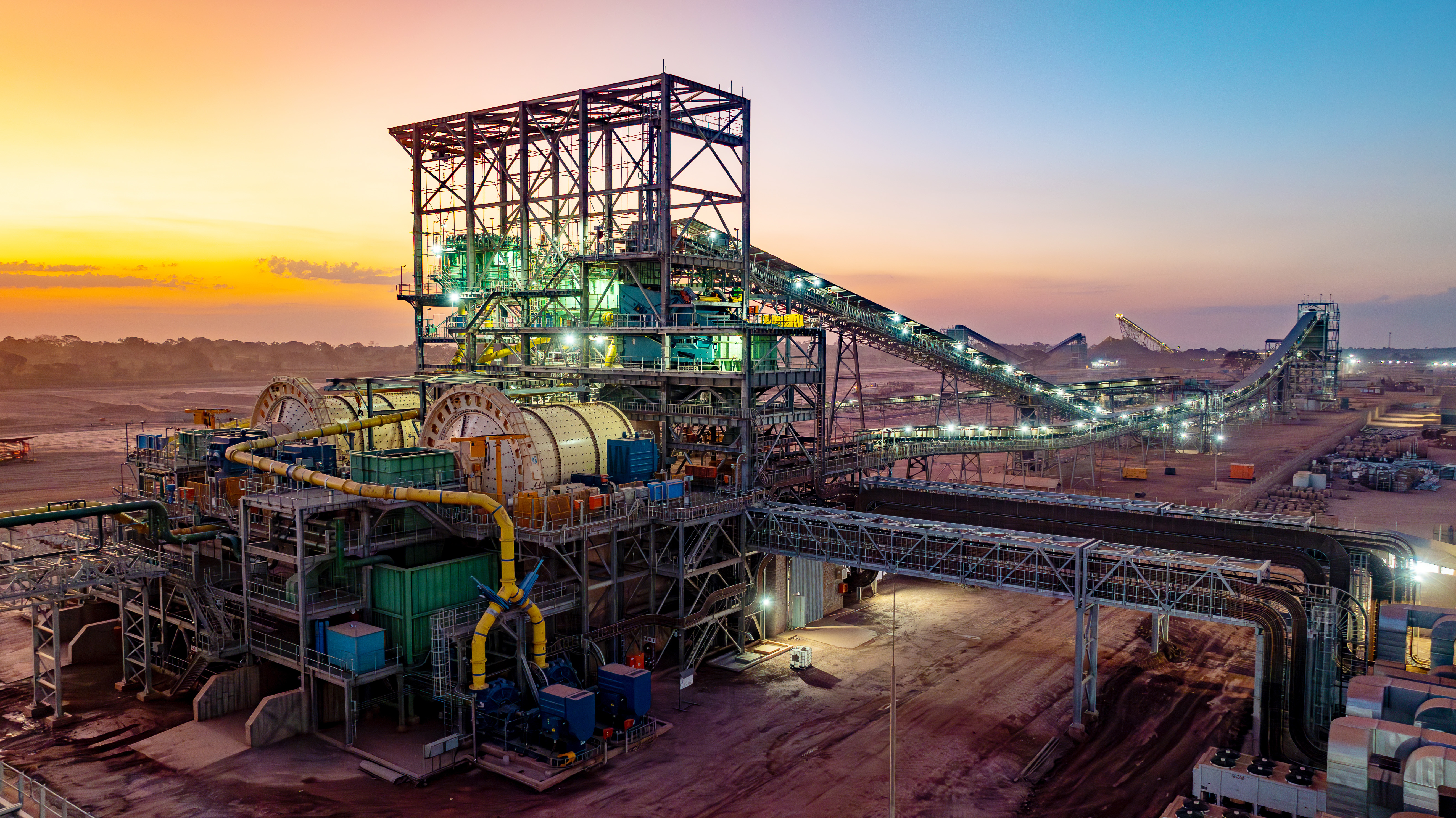 紫金矿业上半年扣非后归母净利154亿元比增近六成